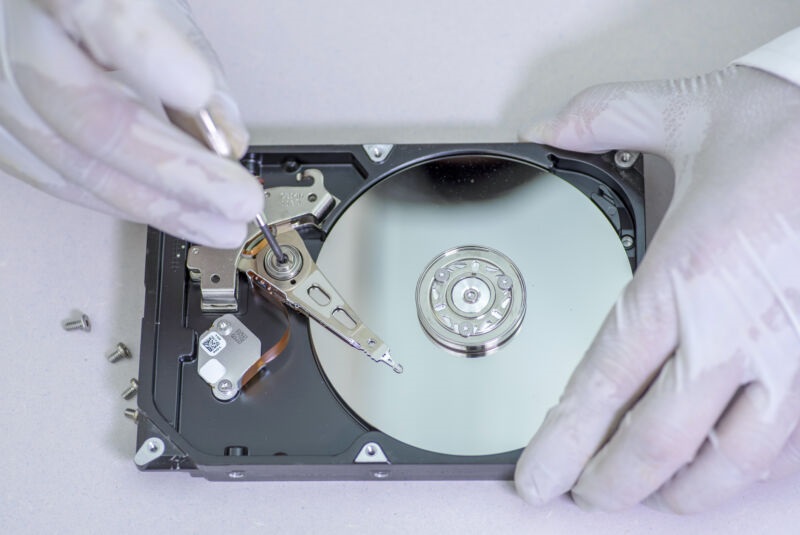 اقدام پیشگیرانه جلوگیری از خرابی هارد دیسک لپ تاپ لنوو